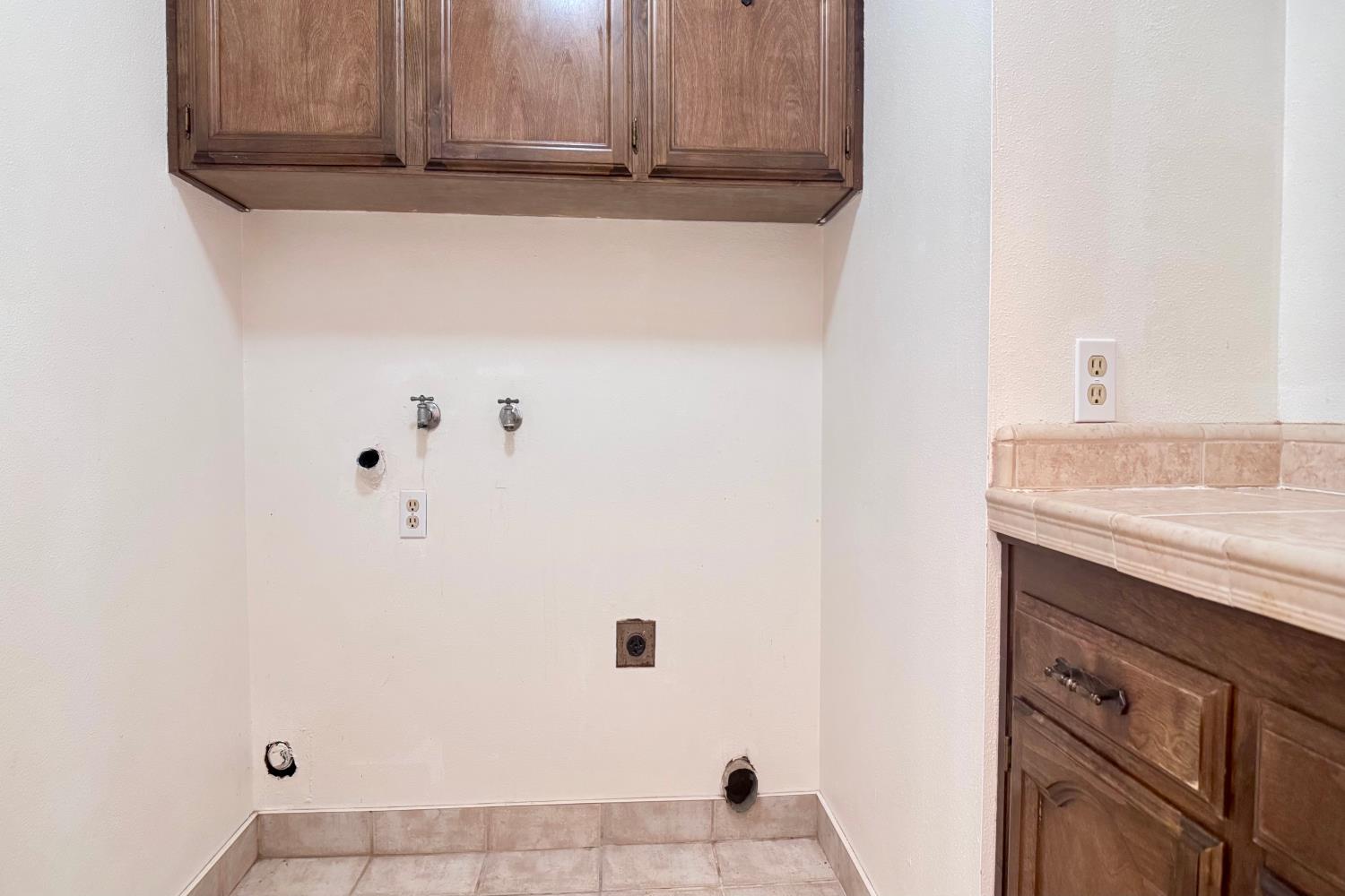 5205 W Lamona Ave, Fresno, CA 93722