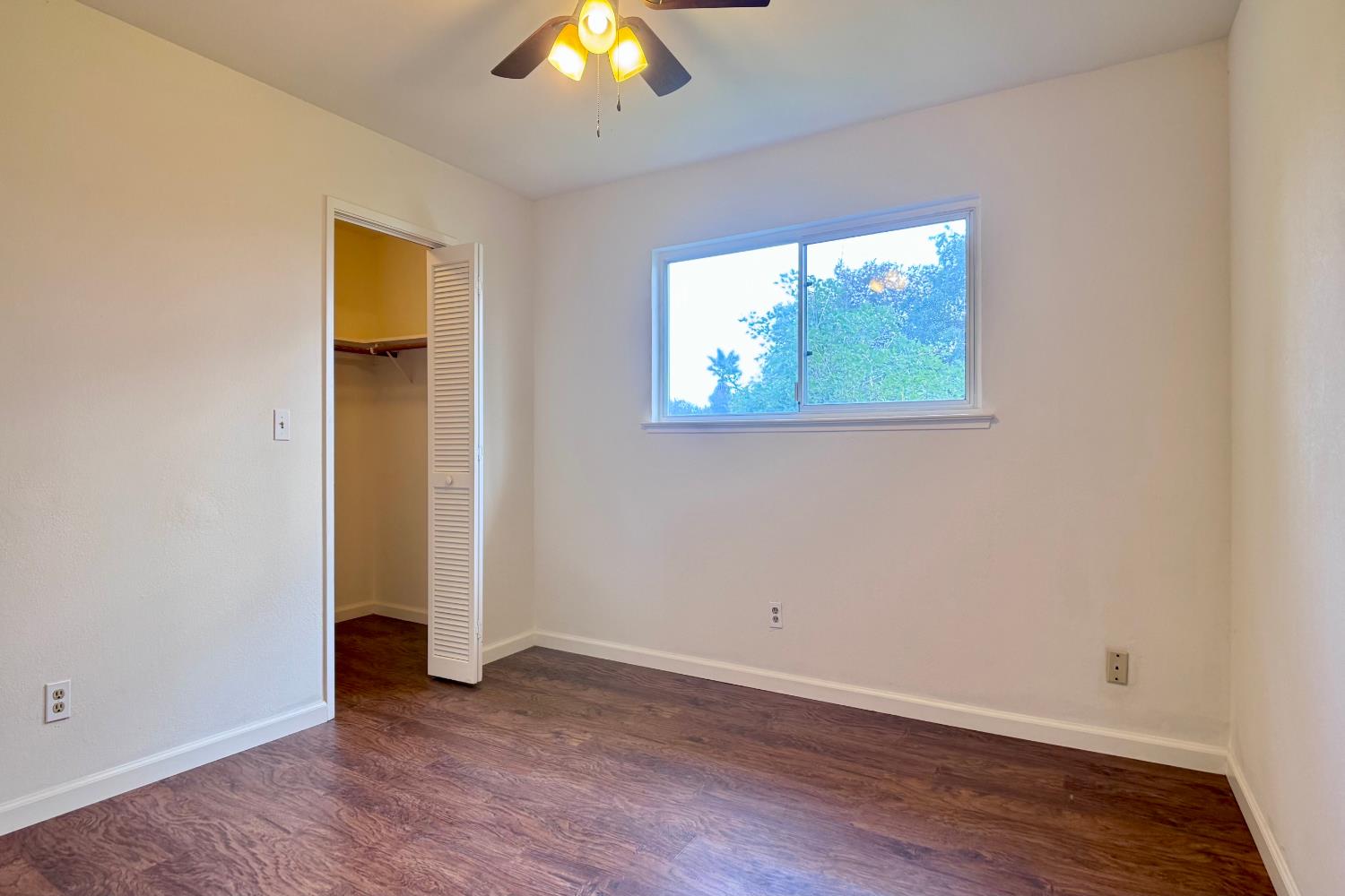 5205 W Lamona Ave, Fresno, CA 93722