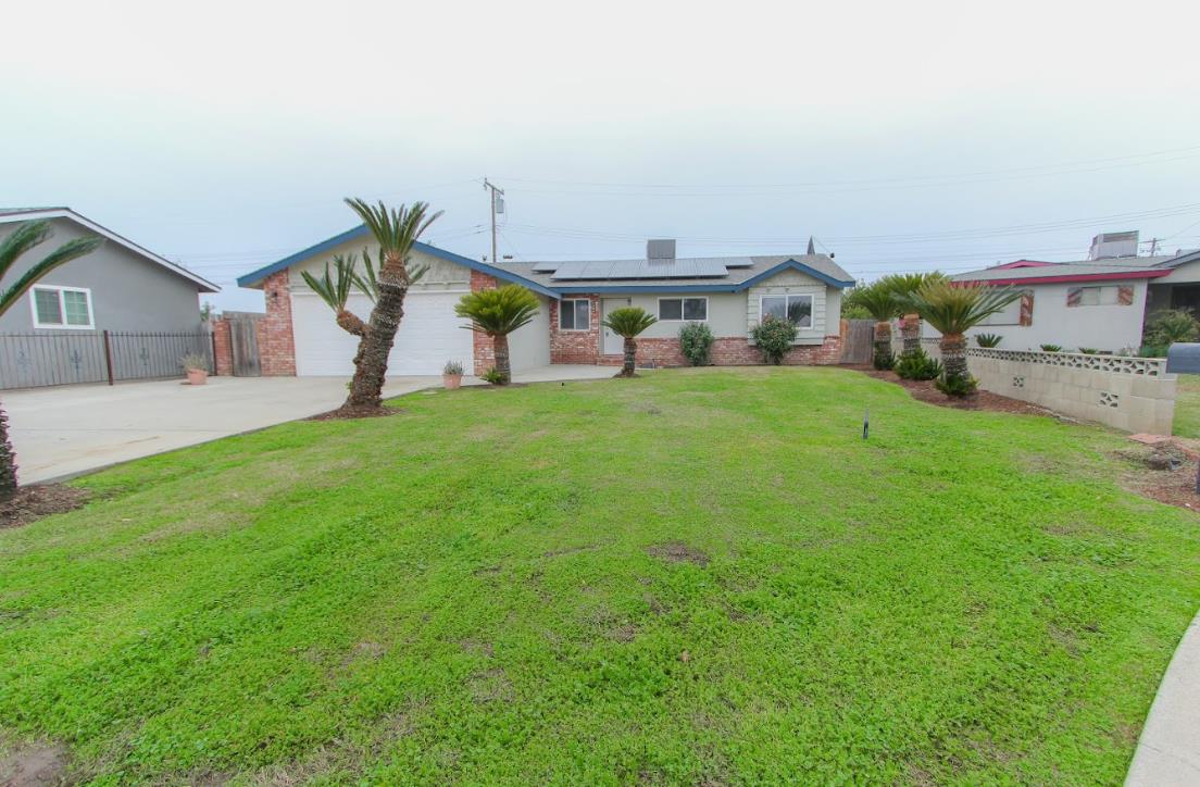 1400 W Oakland Ave, Tulare, CA 93274