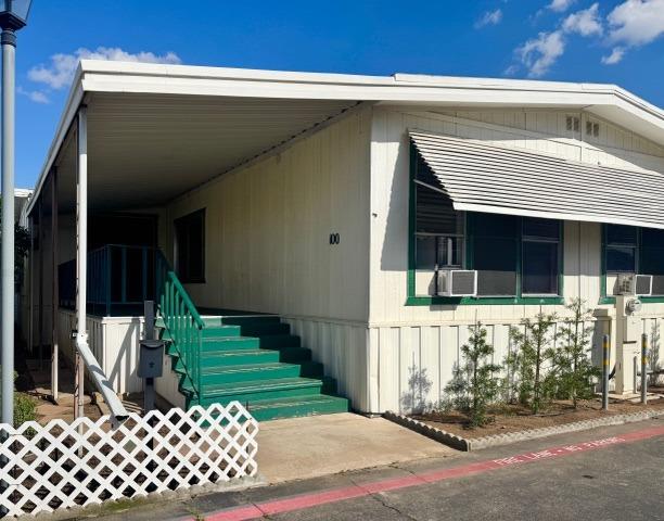 105 W Herndon Ave #100, Fresno, CA 93650