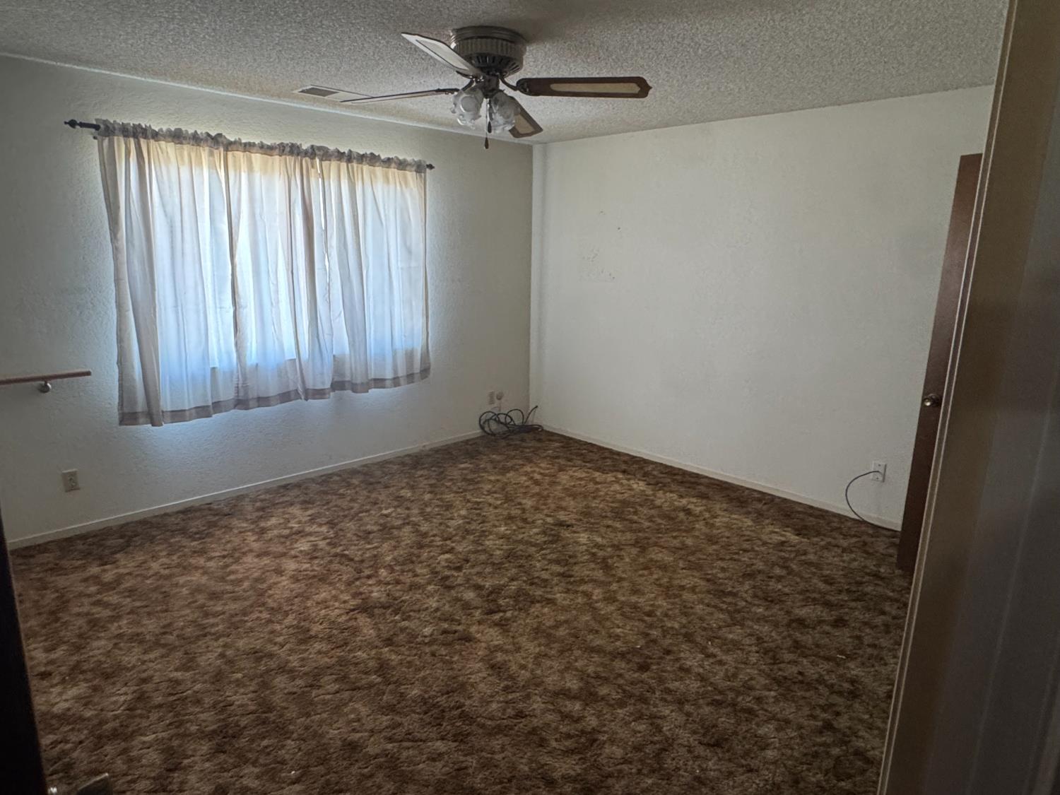 376 E Klepper, Caruthers, CA 93609