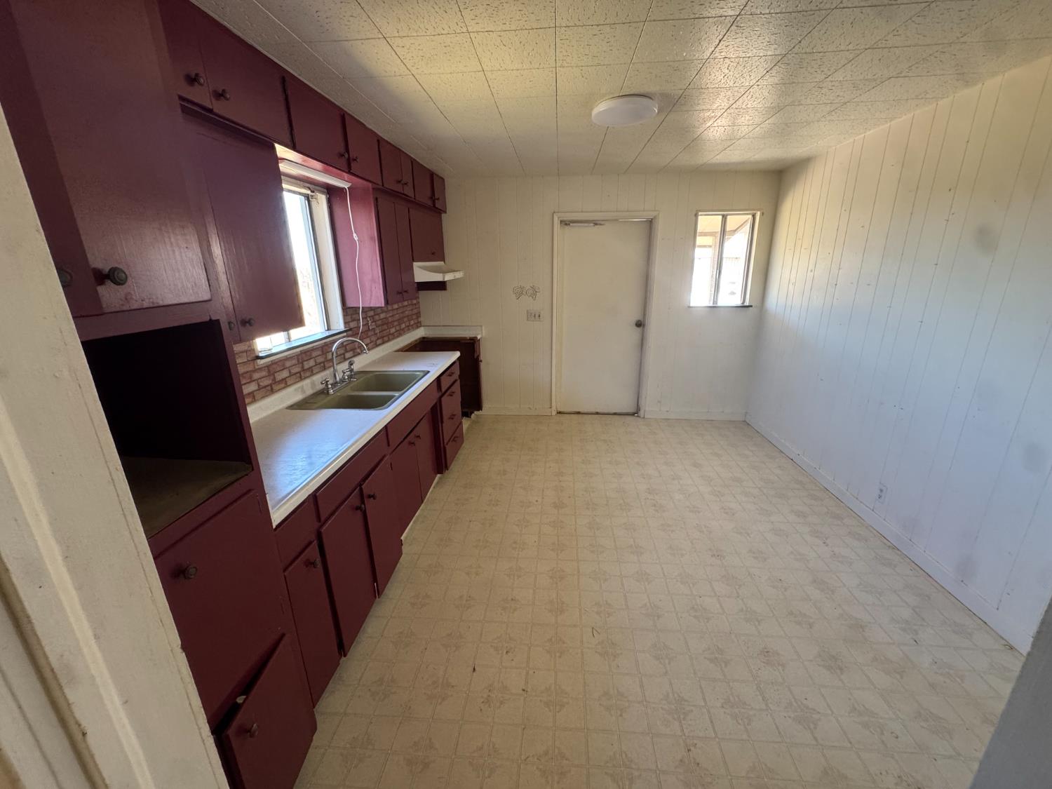 376 E Klepper, Caruthers, CA 93609