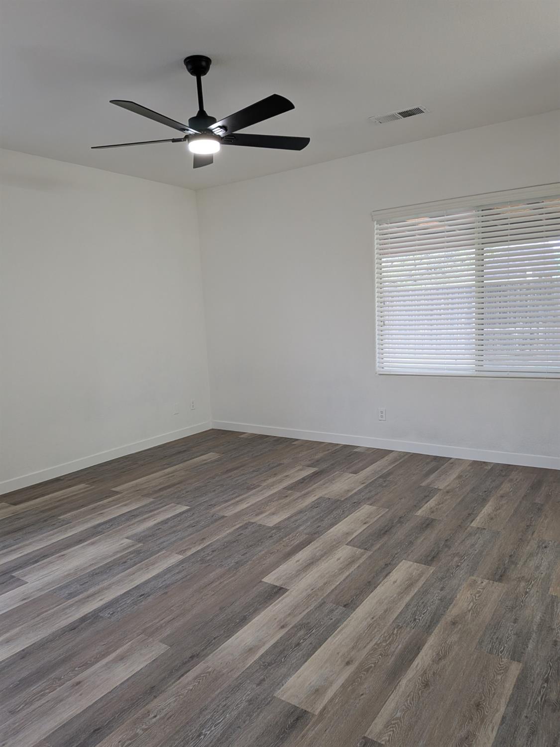 2485 S Manila Ave, Fresno, CA 93727