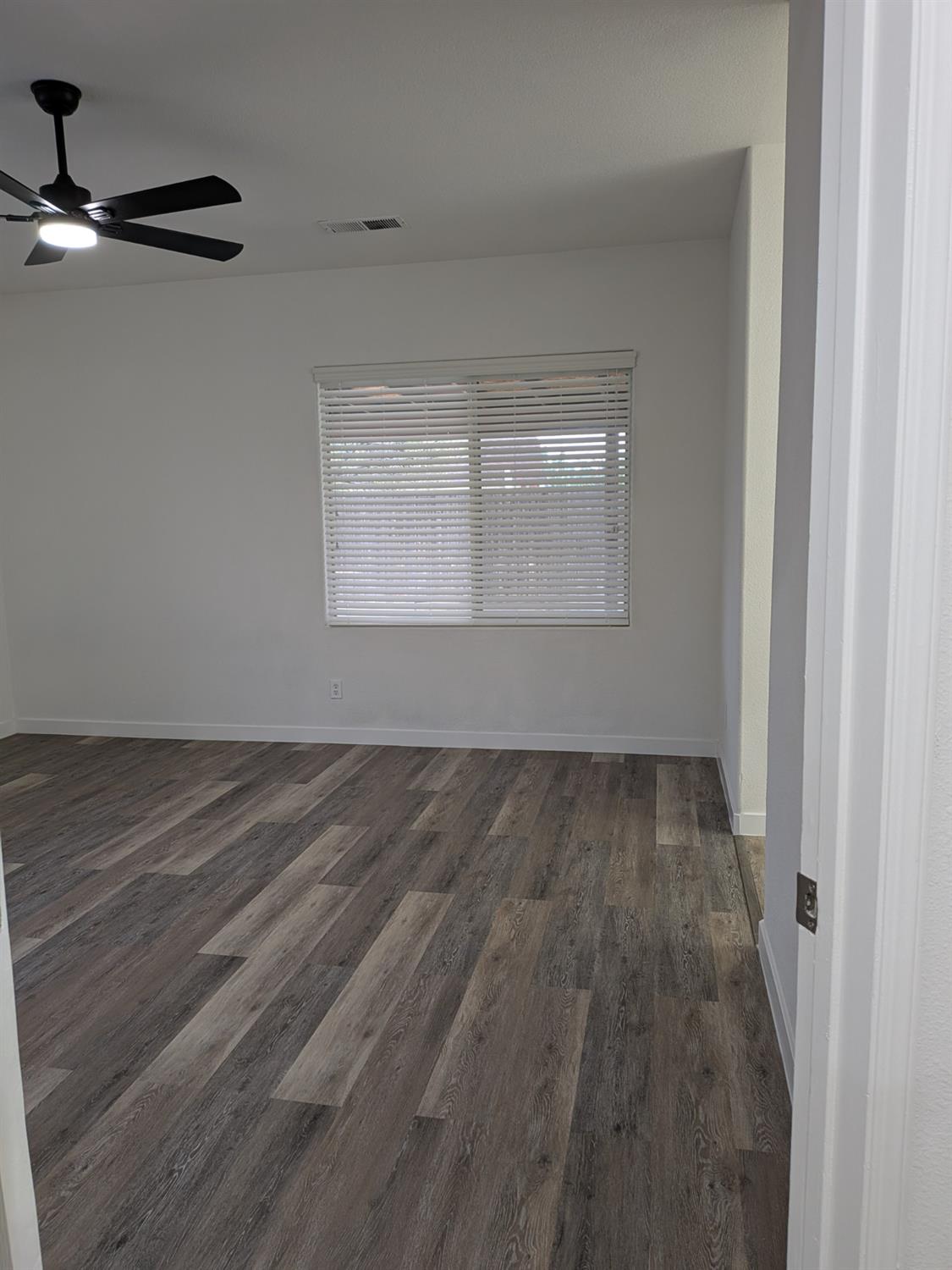 2485 S Manila Ave, Fresno, CA 93727