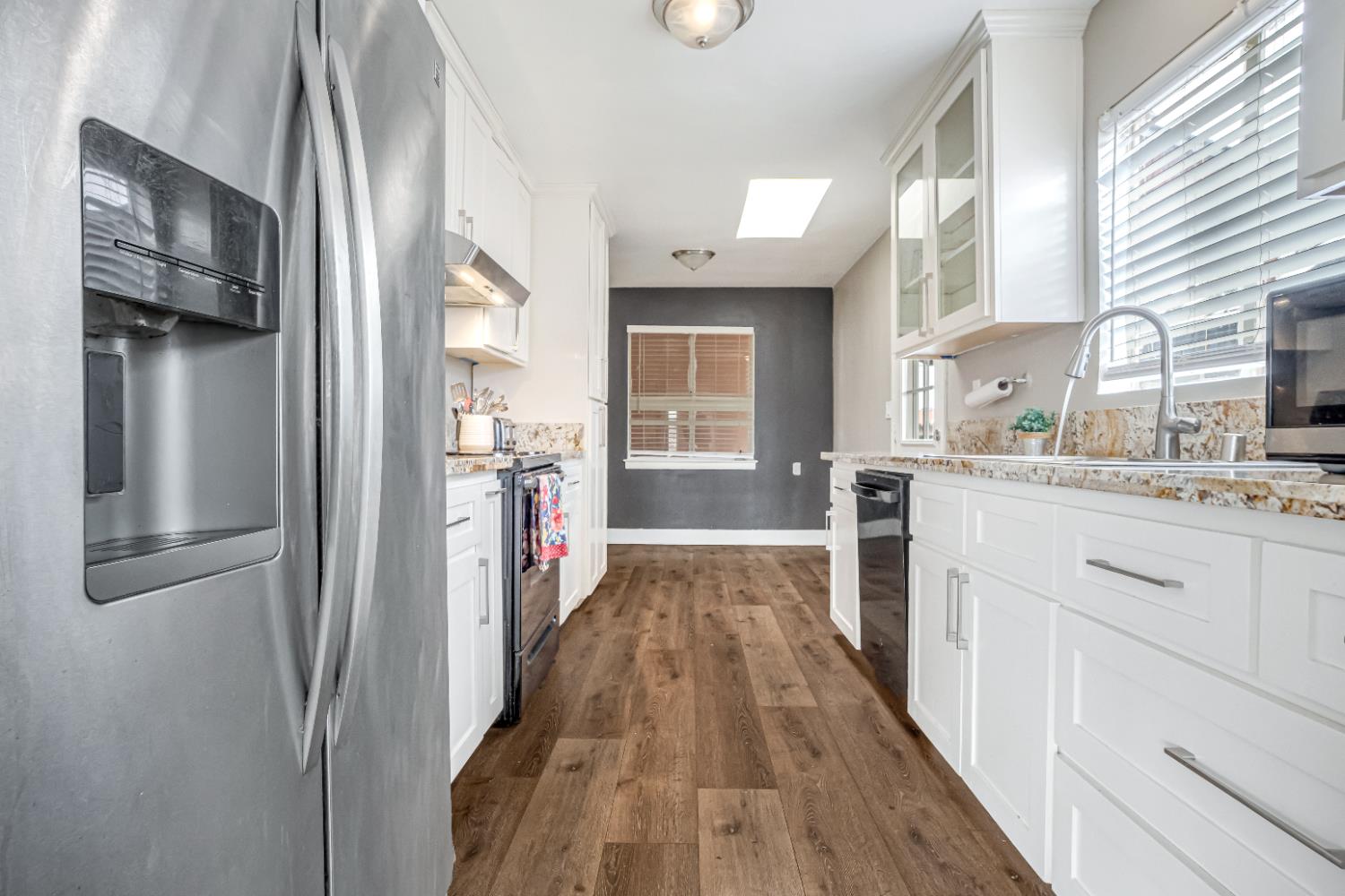 3014 E Dakota Ave, Fresno, CA 93726