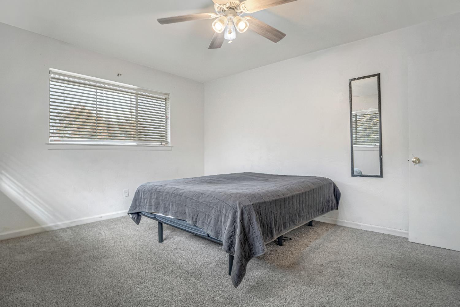 3014 E Dakota Ave, Fresno, CA 93726