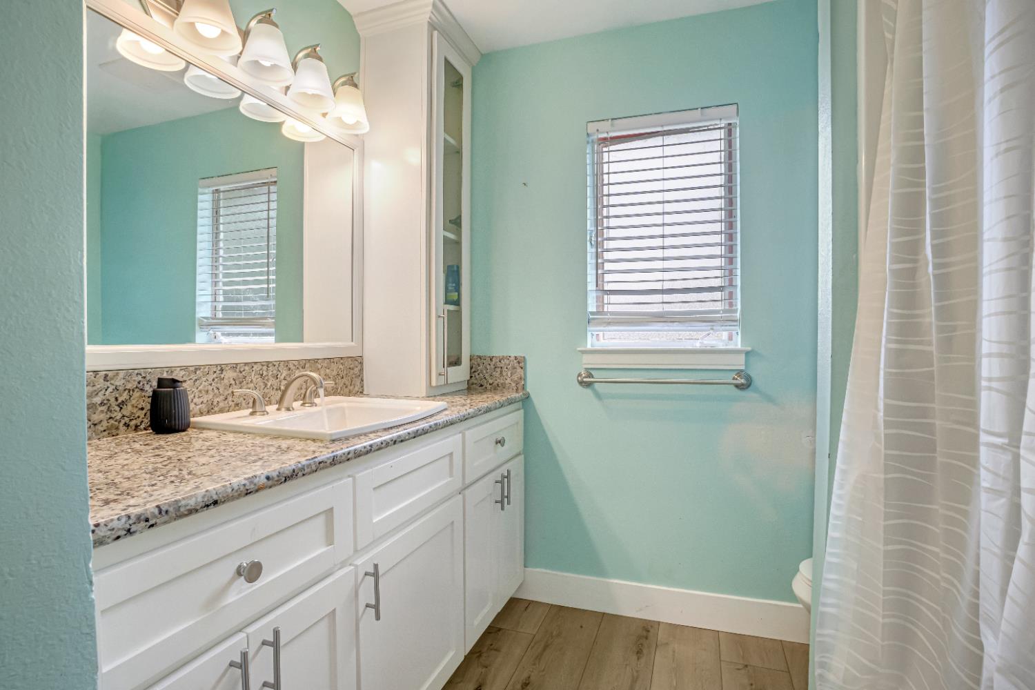 3014 E Dakota Ave, Fresno, CA 93726