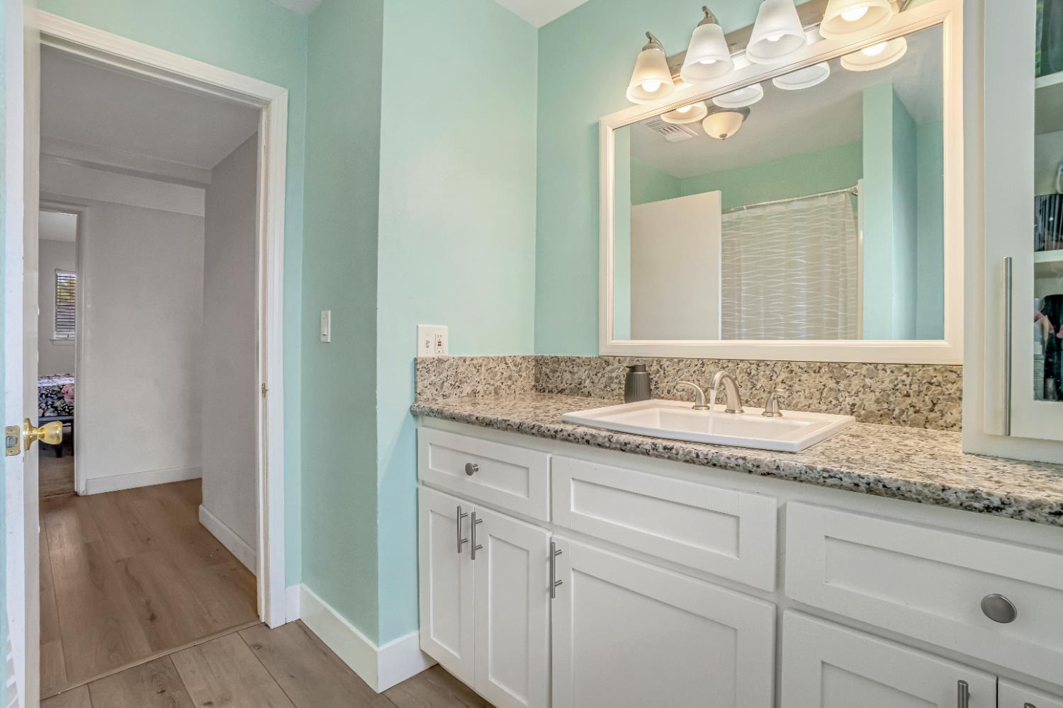 3014 E Dakota Ave, Fresno, CA 93726