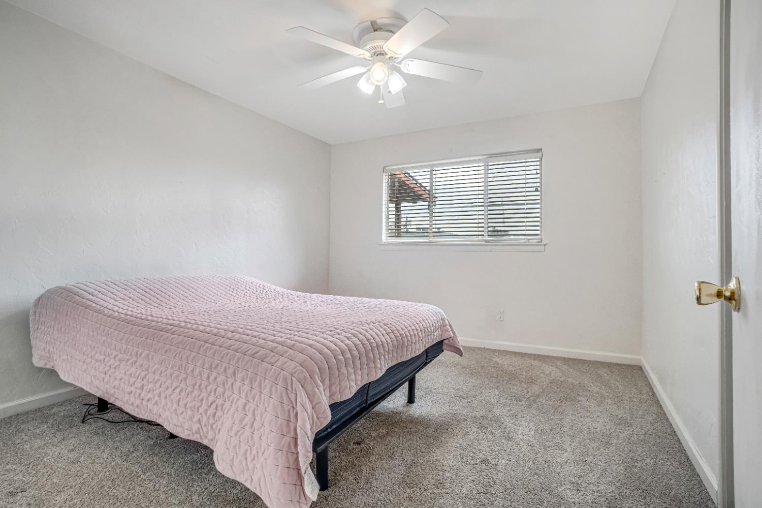 3014 E Dakota Ave, Fresno, CA 93726