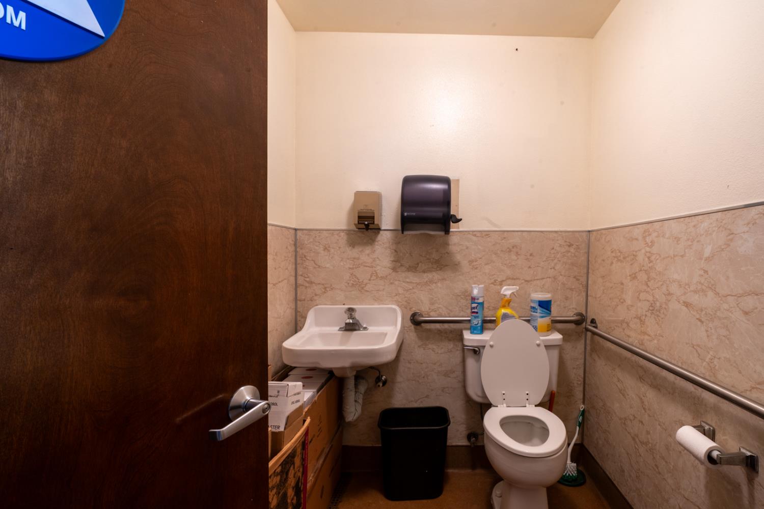 201 N I St, Madera, CA 93637