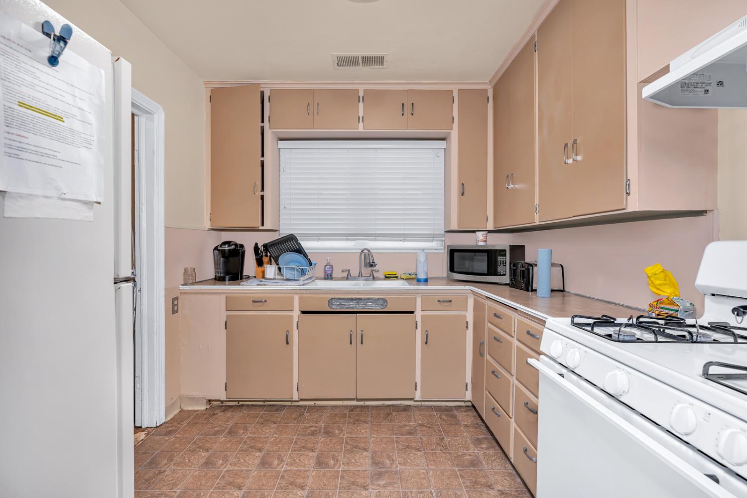 201 N I St, Madera, CA 93637