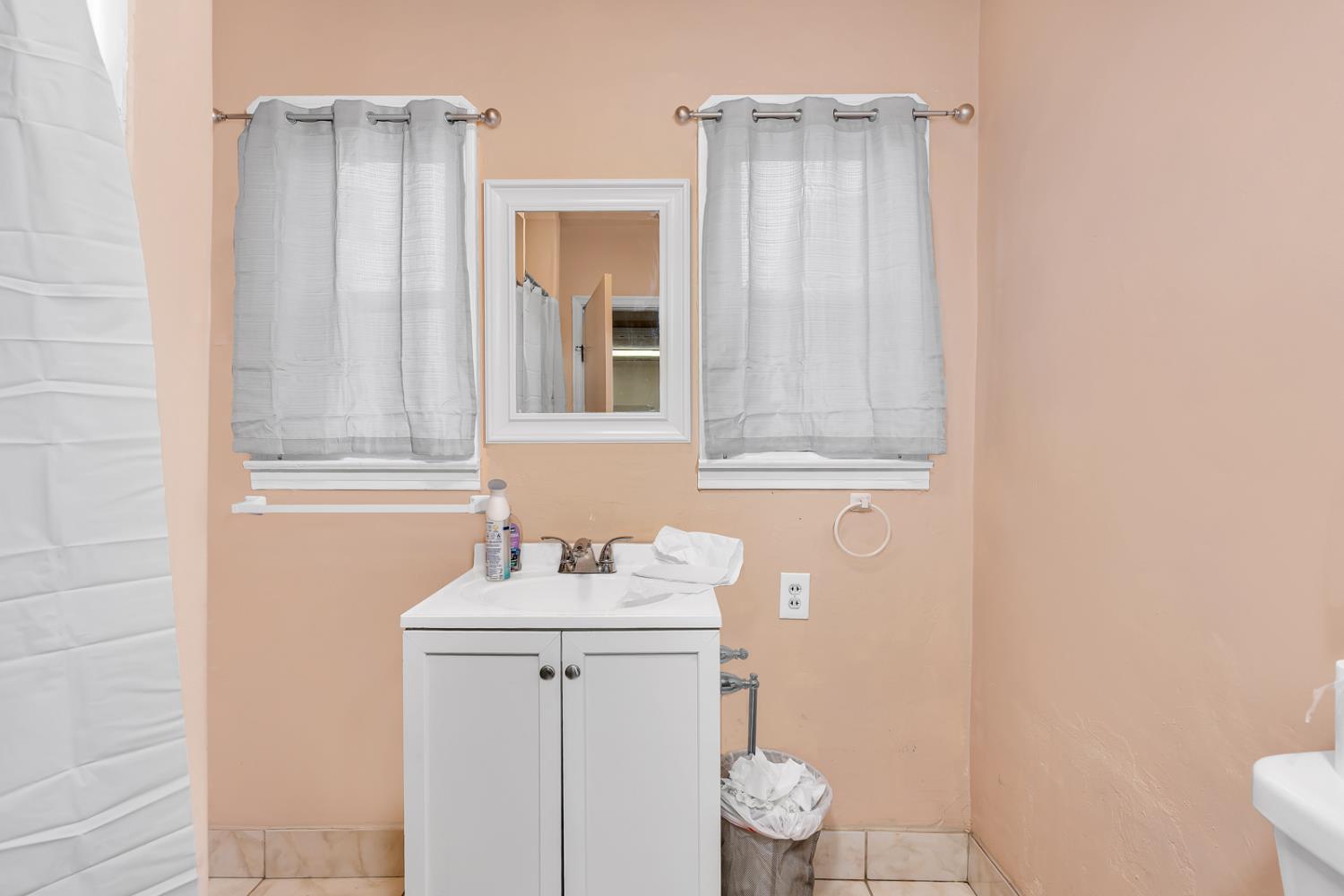 201 N I St, Madera, CA 93637