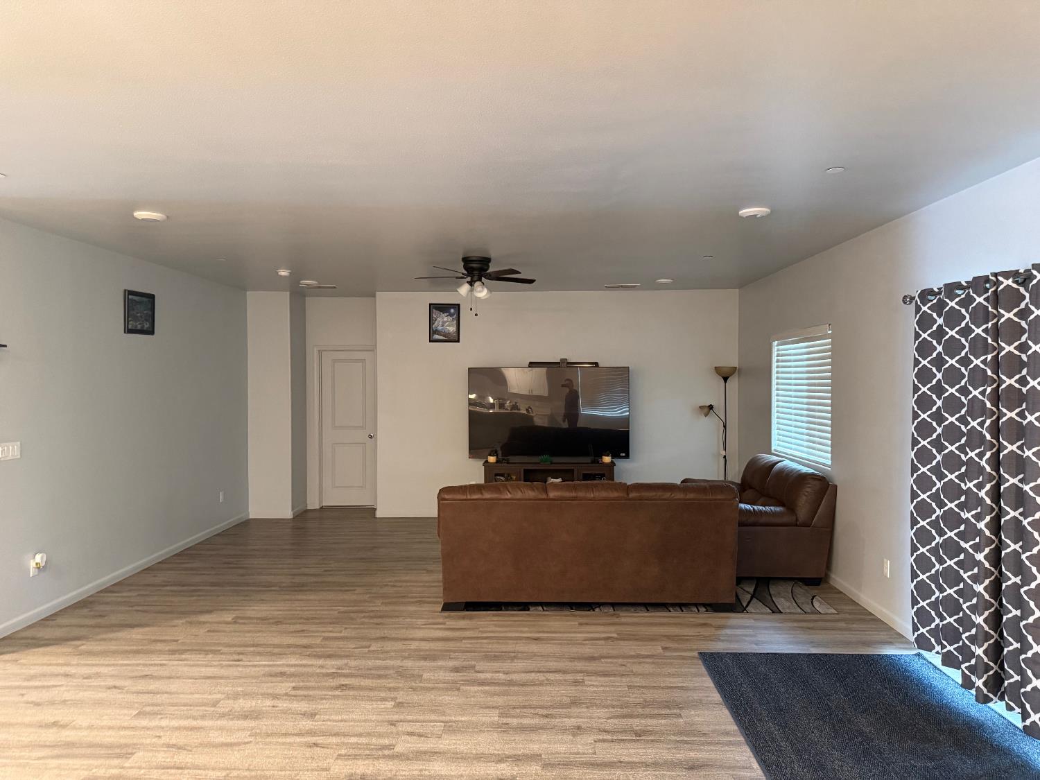 1391 Shoreside Dr, Madera, CA 93637