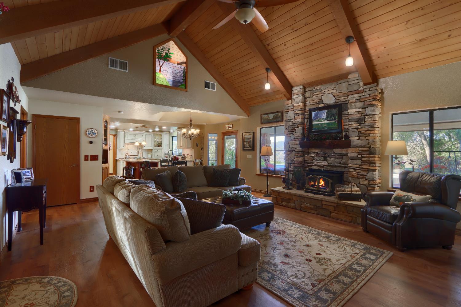 49873 Sunset Dr, Coarsegold, CA 93614