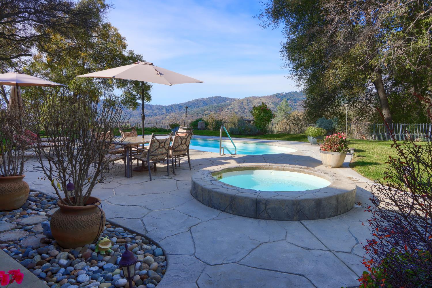 49873 Sunset Dr, Coarsegold, CA 93614