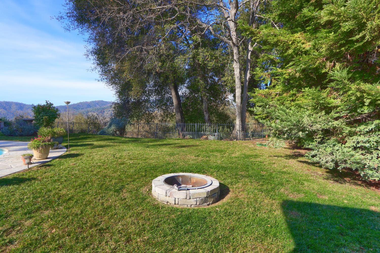 49873 Sunset Dr, Coarsegold, CA 93614