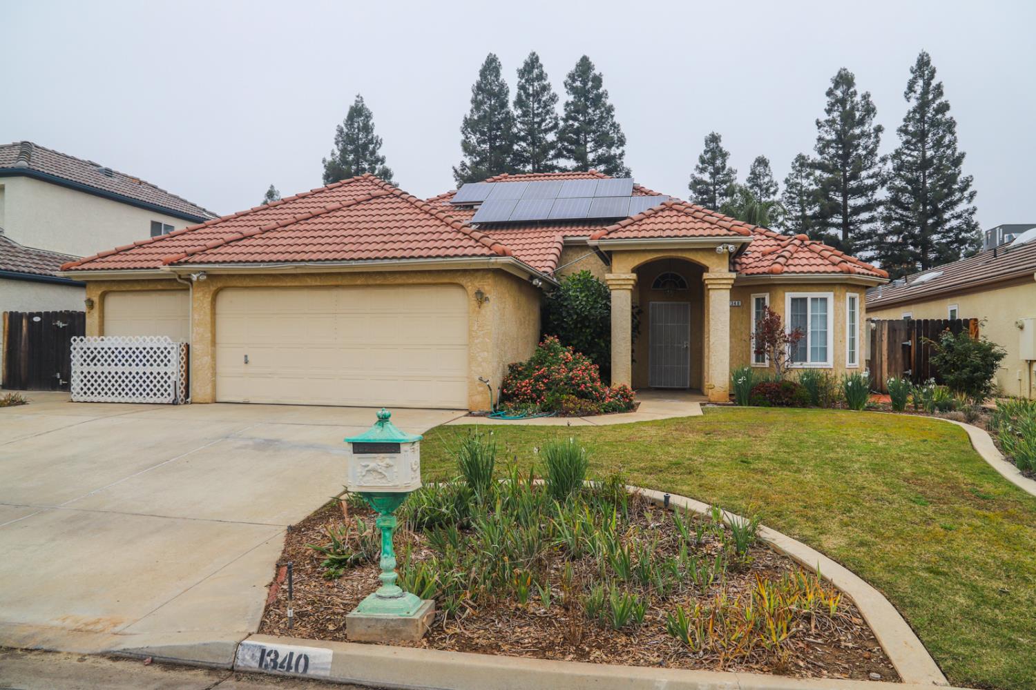 1340 E Omaha Ave, Fresno, CA 93720
