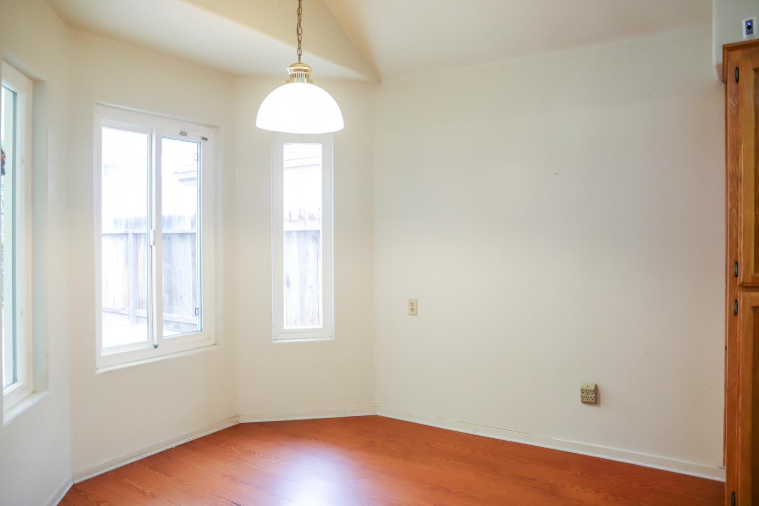 1340 E Omaha Ave, Fresno, CA 93720