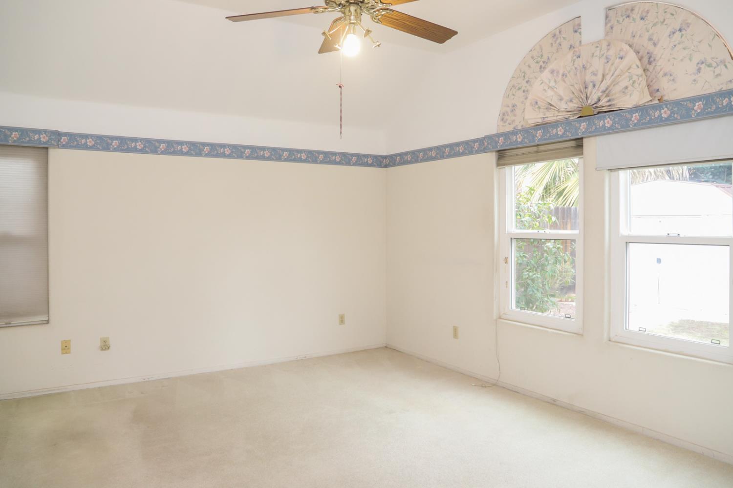 1340 E Omaha Ave, Fresno, CA 93720