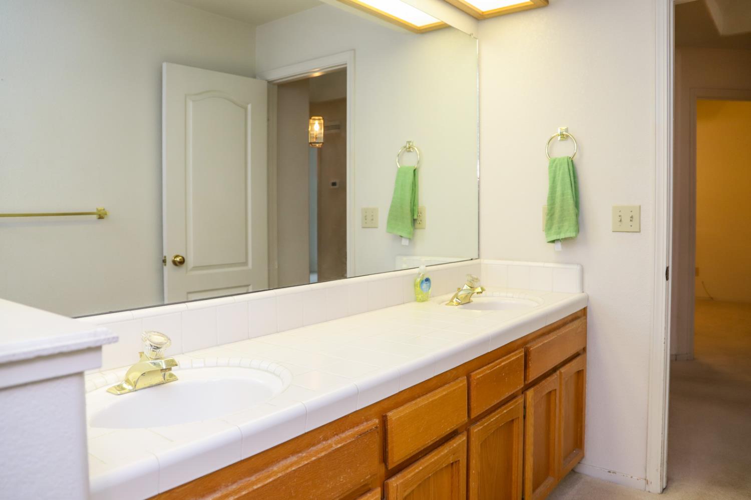 1340 E Omaha Ave, Fresno, CA 93720