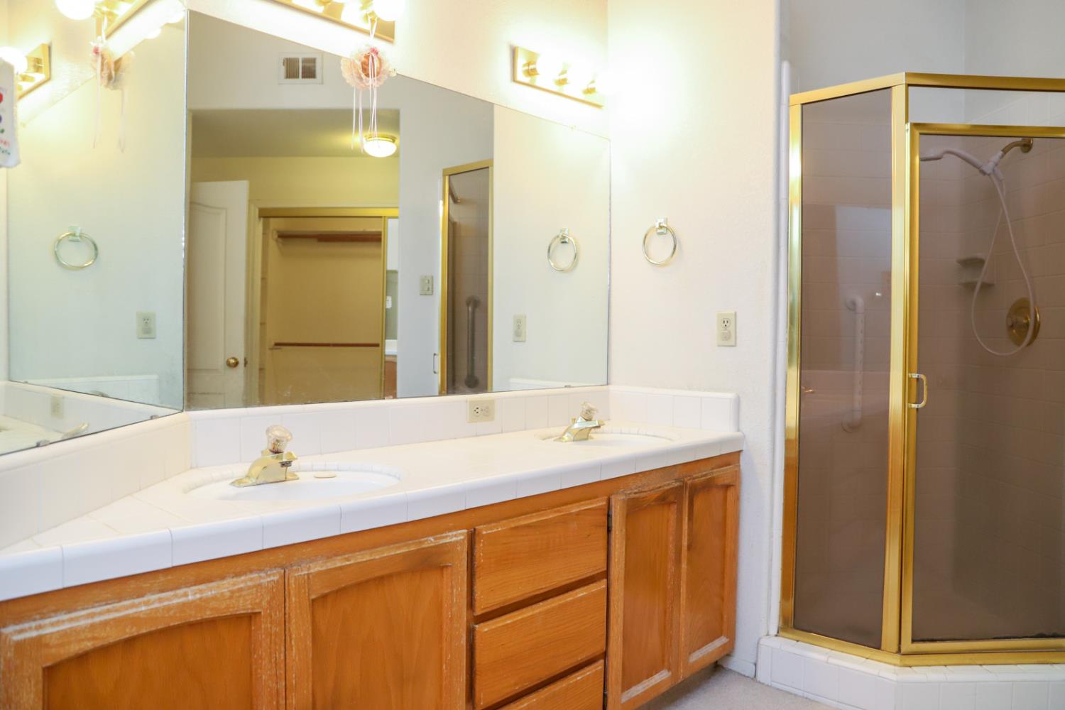 1340 E Omaha Ave, Fresno, CA 93720