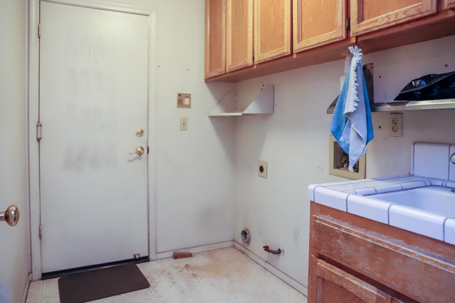 1340 E Omaha Ave, Fresno, CA 93720