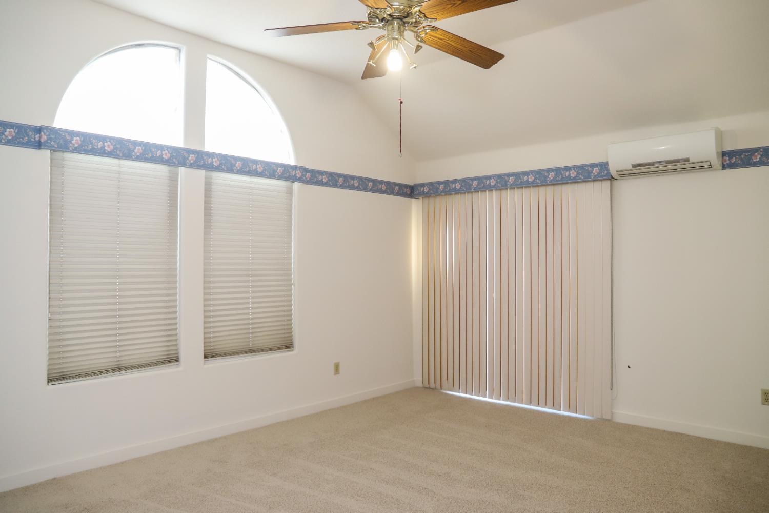 1340 E Omaha Ave, Fresno, CA 93720