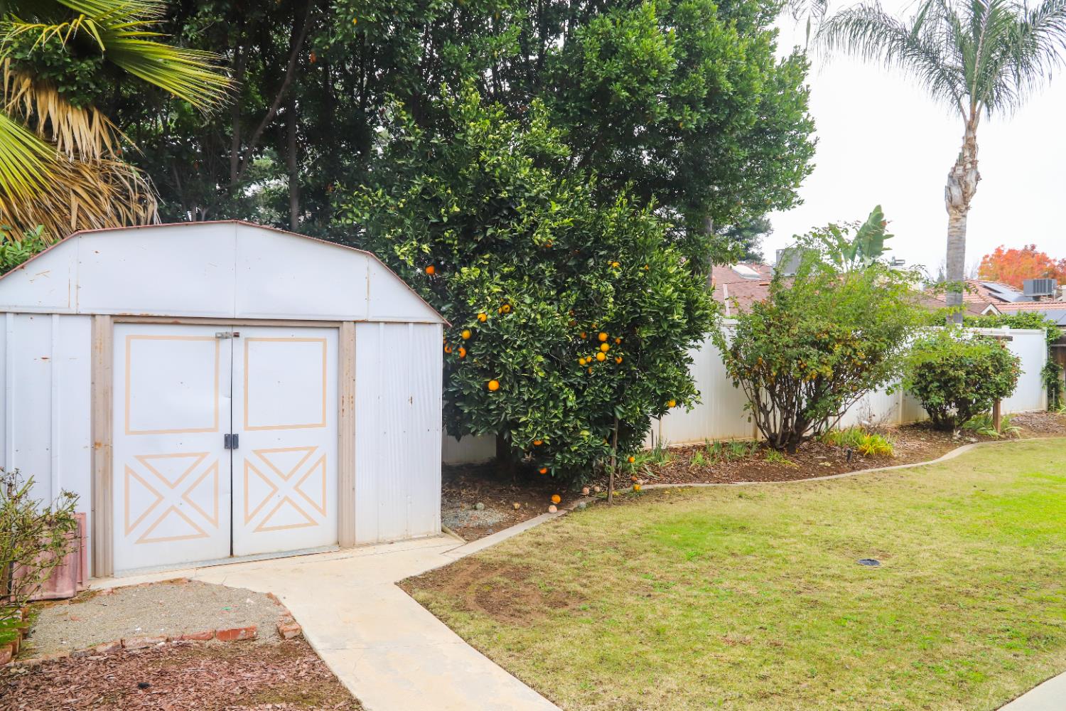 1340 E Omaha Ave, Fresno, CA 93720