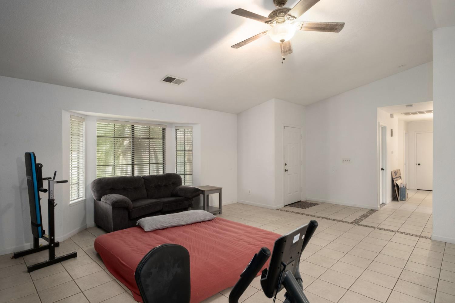 3670 W Fedora Ave, Fresno, CA 93722