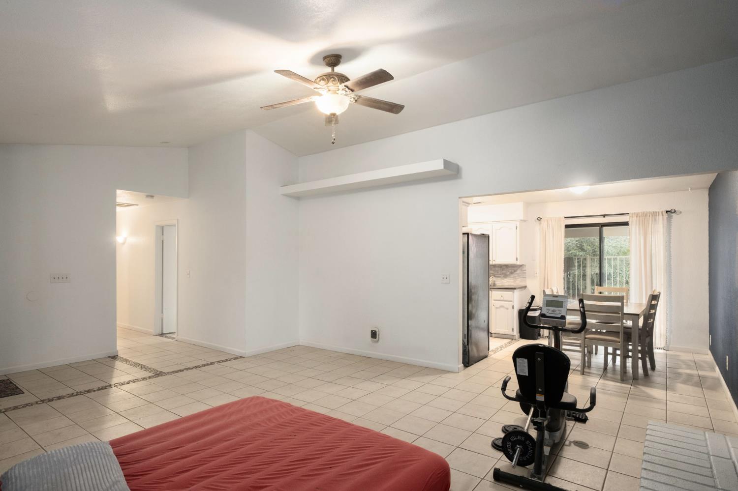 3670 W Fedora Ave, Fresno, CA 93722