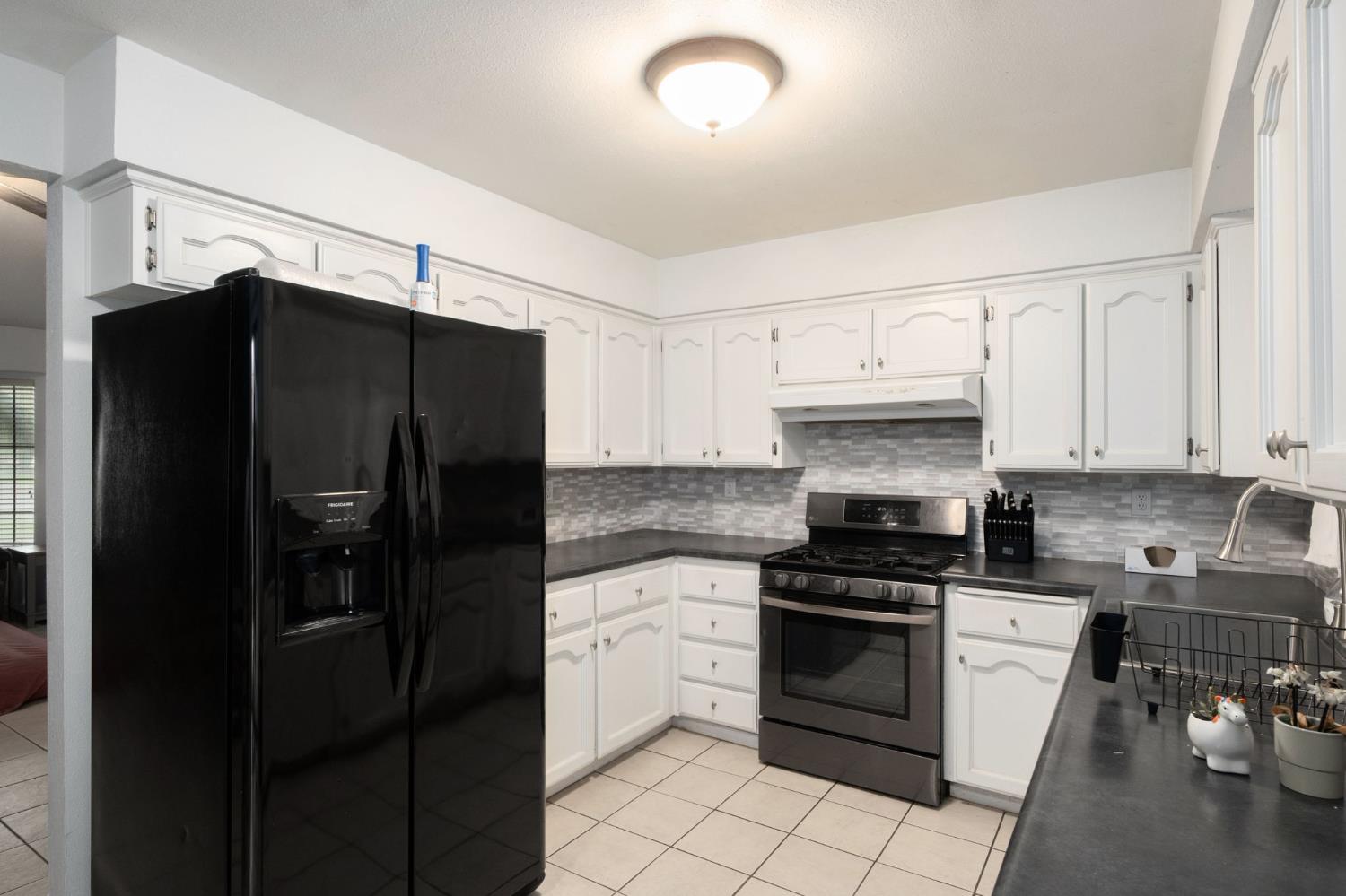 3670 W Fedora Ave, Fresno, CA 93722