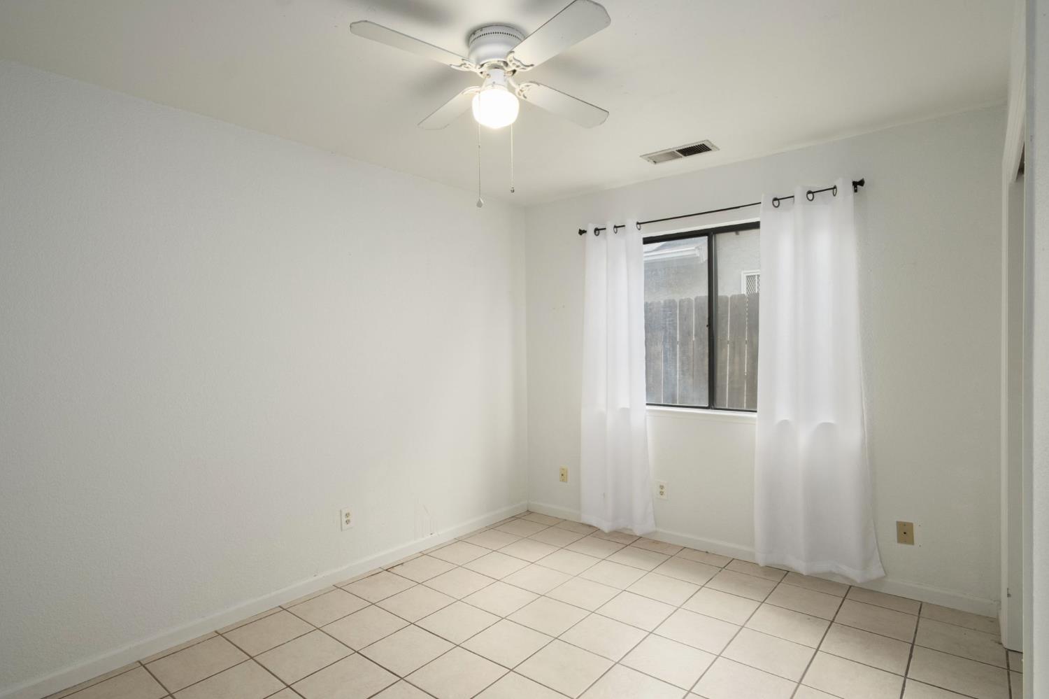 3670 W Fedora Ave, Fresno, CA 93722