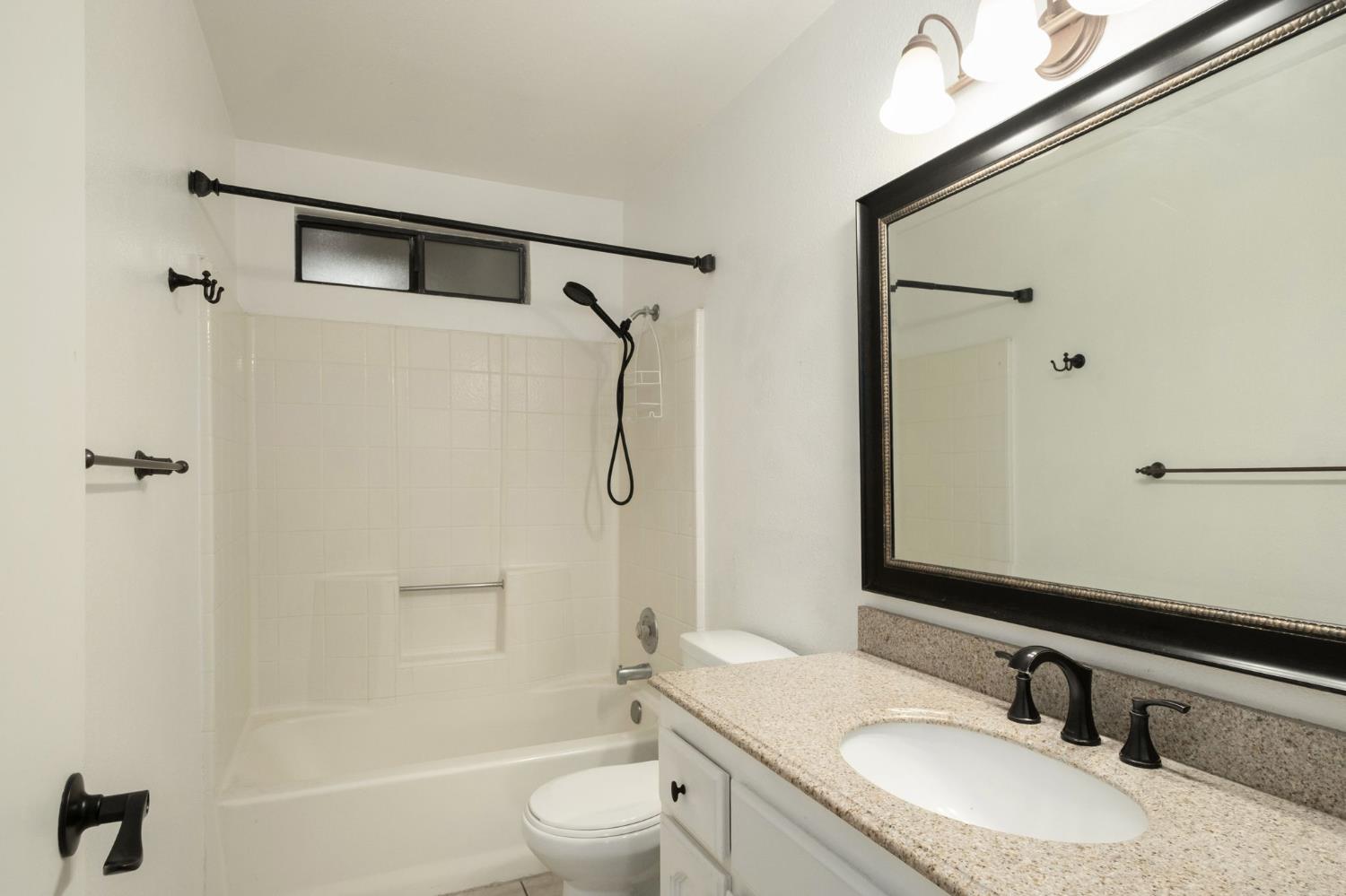 3670 W Fedora Ave, Fresno, CA 93722