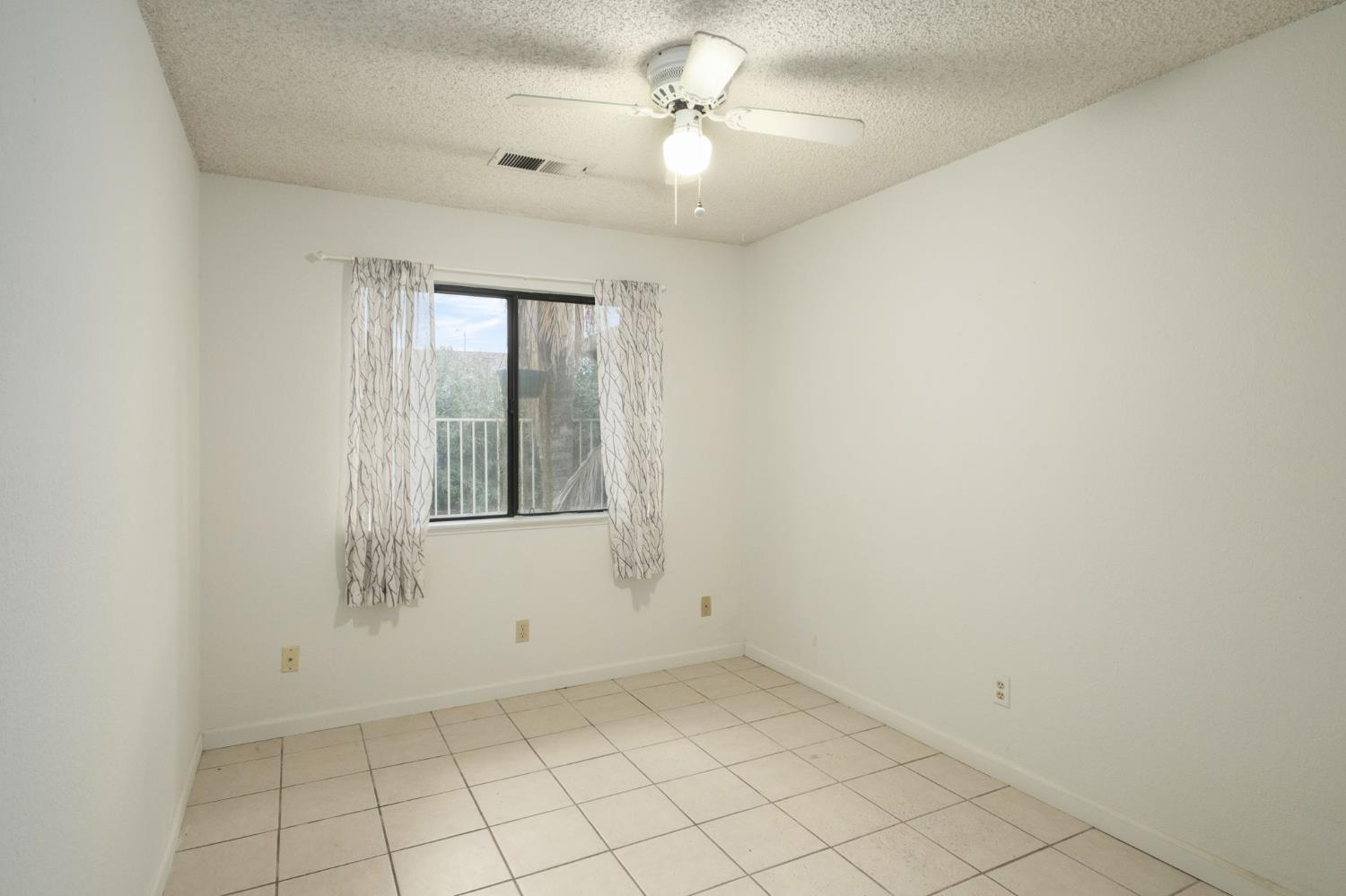 3670 W Fedora Ave, Fresno, CA 93722