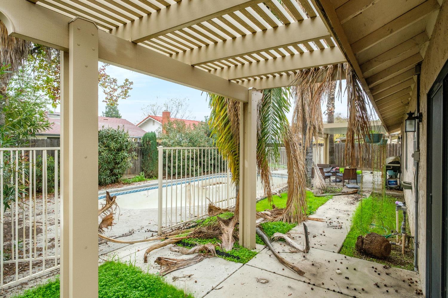 3670 W Fedora Ave, Fresno, CA 93722