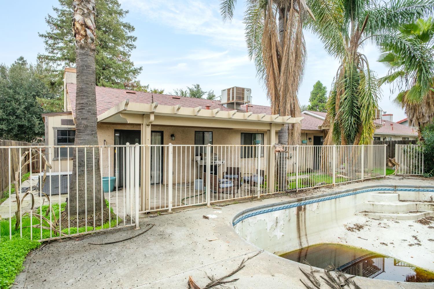 3670 W Fedora Ave, Fresno, CA 93722