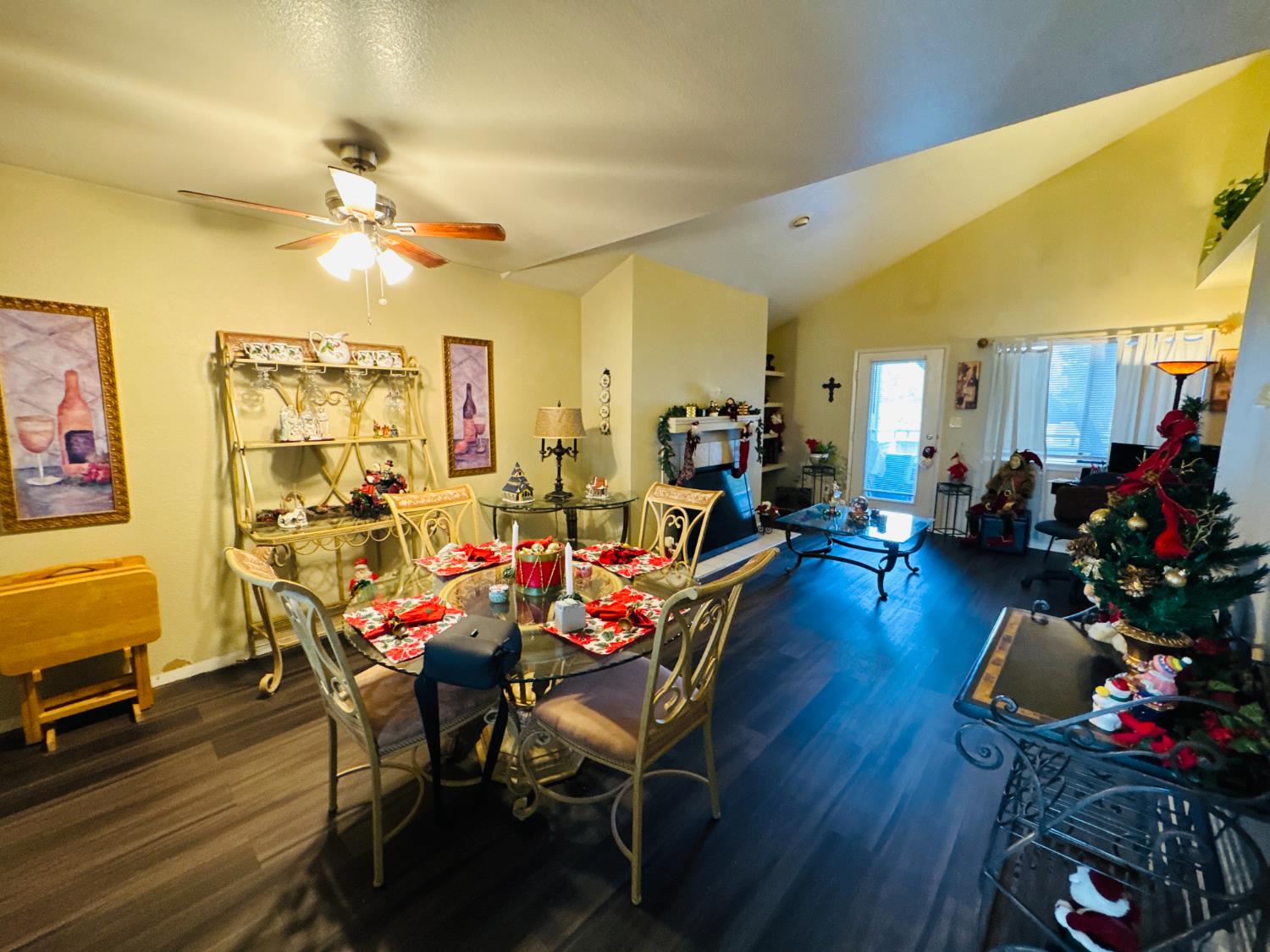 7675 N 1St St #202, Fresno, CA 93720