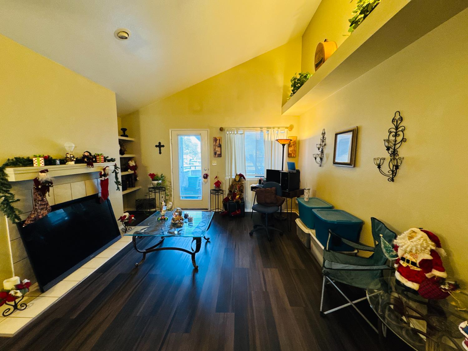 7675 N 1St St #202, Fresno, CA 93720