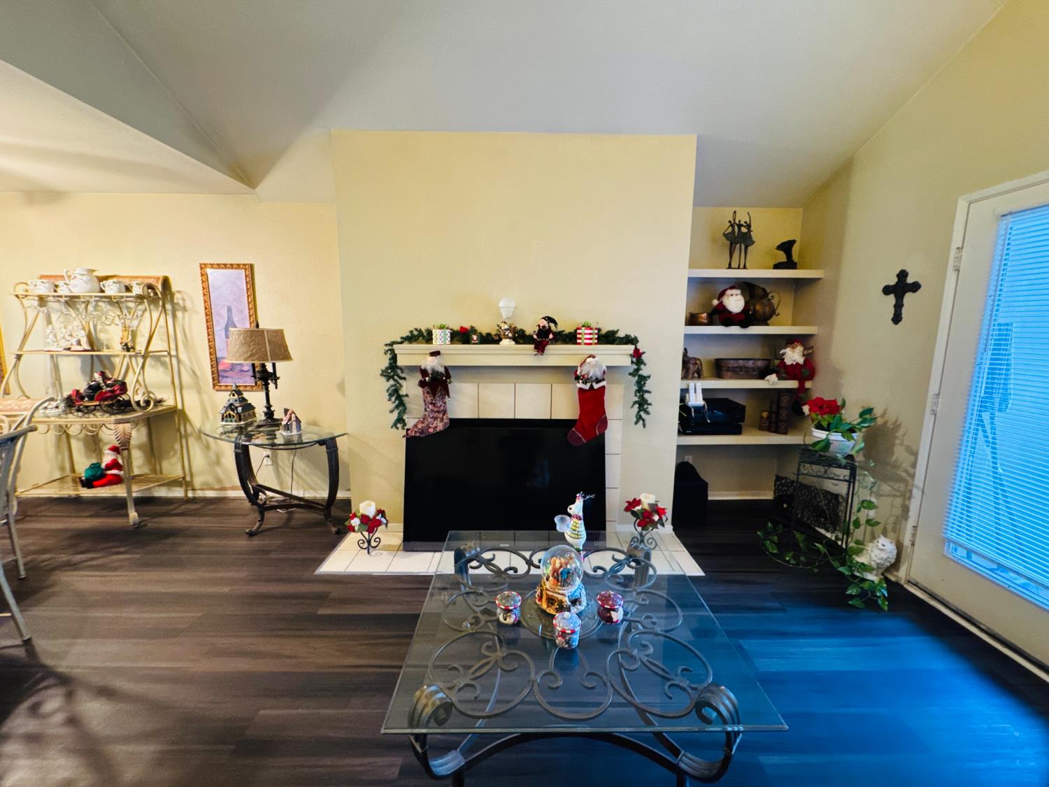 7675 N 1St St #202, Fresno, CA 93720