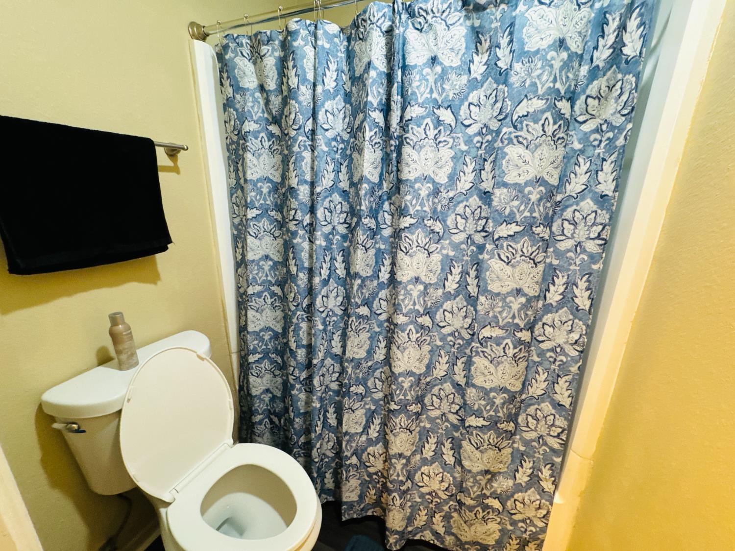 7675 N 1St St #202, Fresno, CA 93720