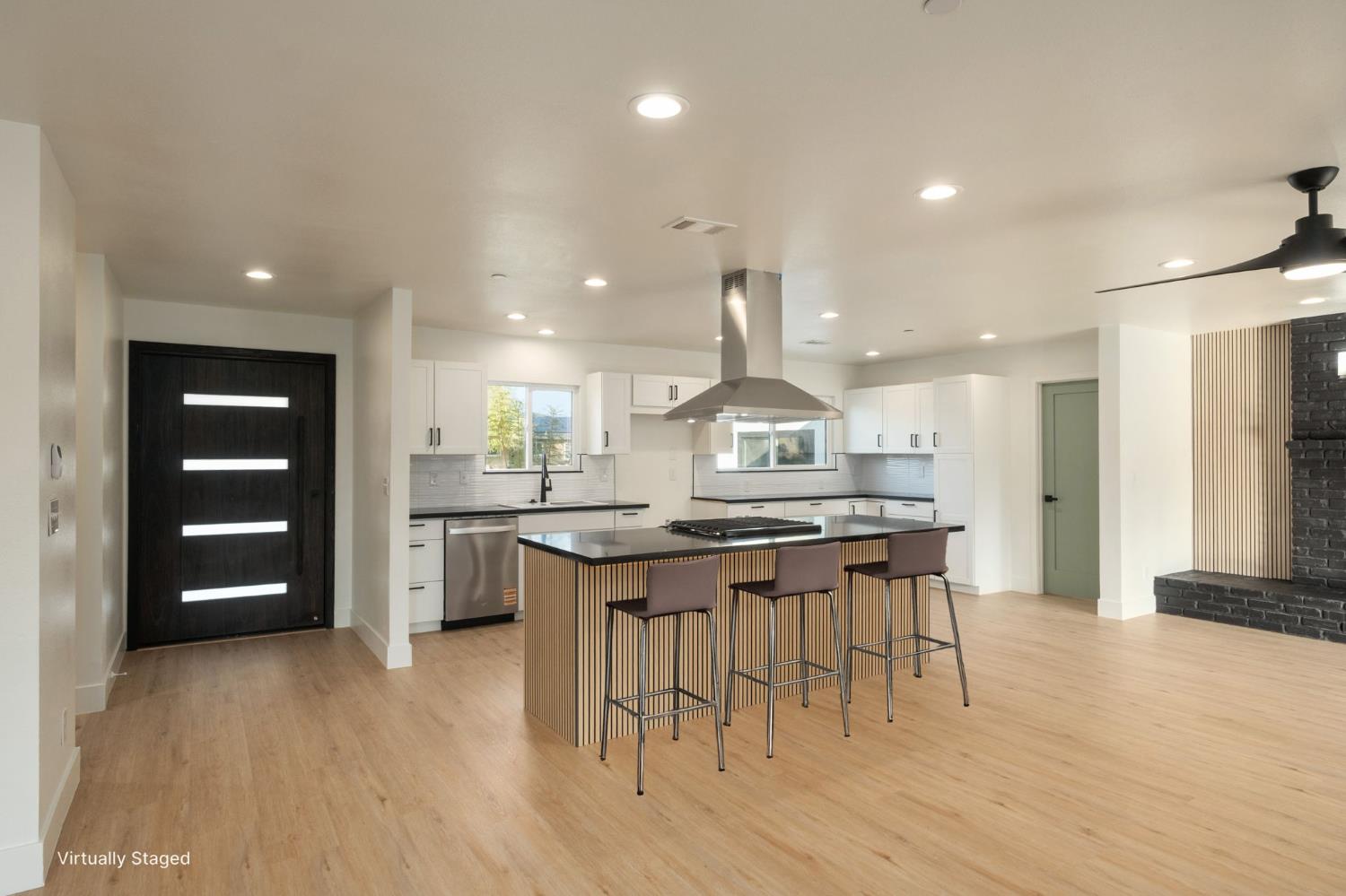 1465 E Escalon Ave, Fresno, CA 93710