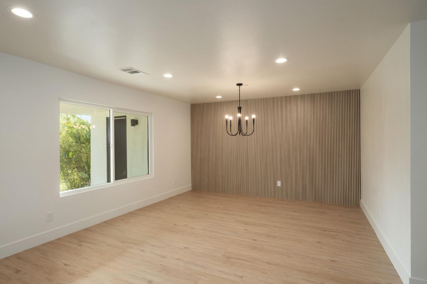 1465 E Escalon Ave, Fresno, CA 93710