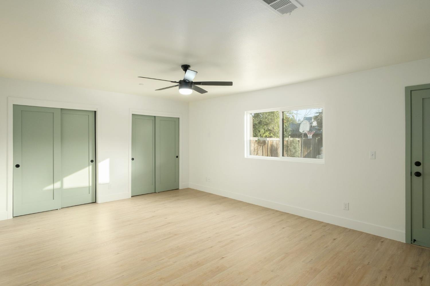 1465 E Escalon Ave, Fresno, CA 93710