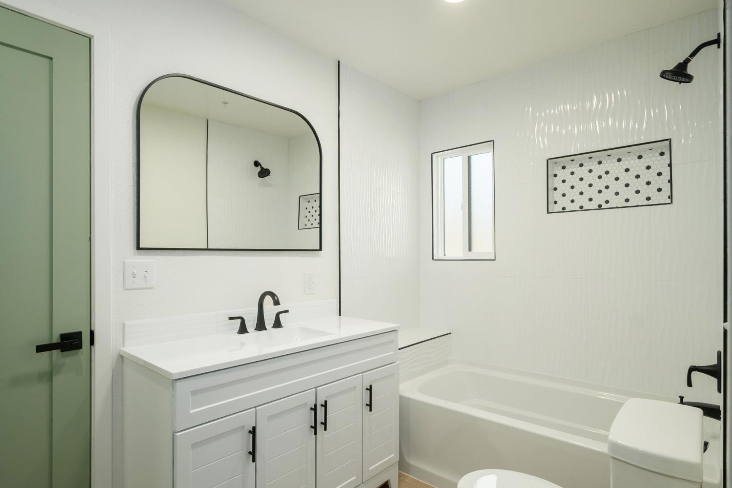 1465 E Escalon Ave, Fresno, CA 93710