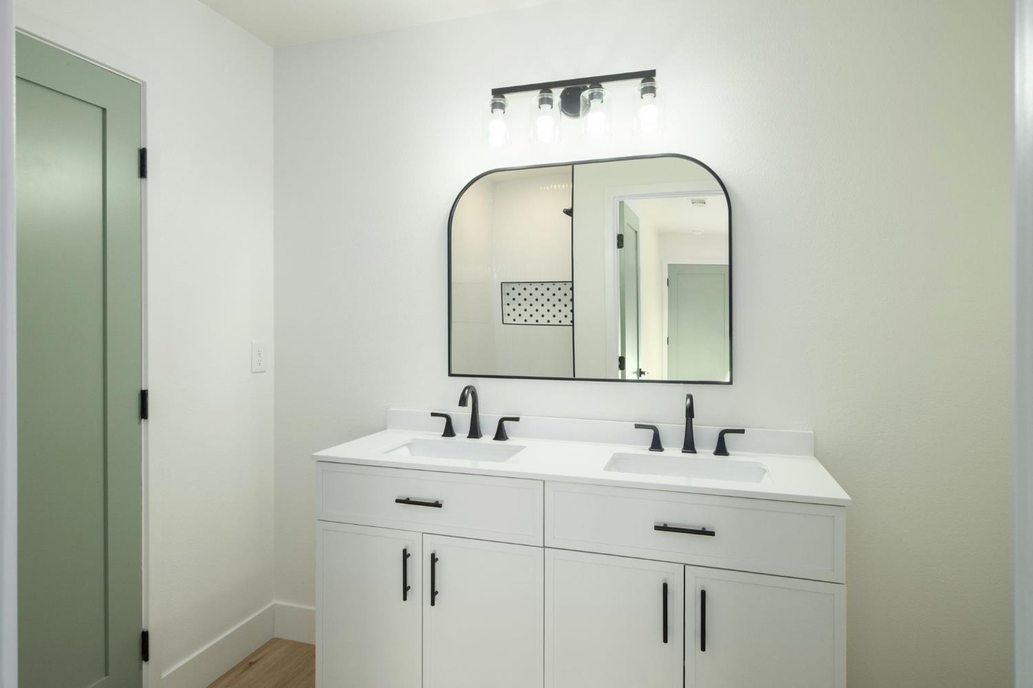 1465 E Escalon Ave, Fresno, CA 93710