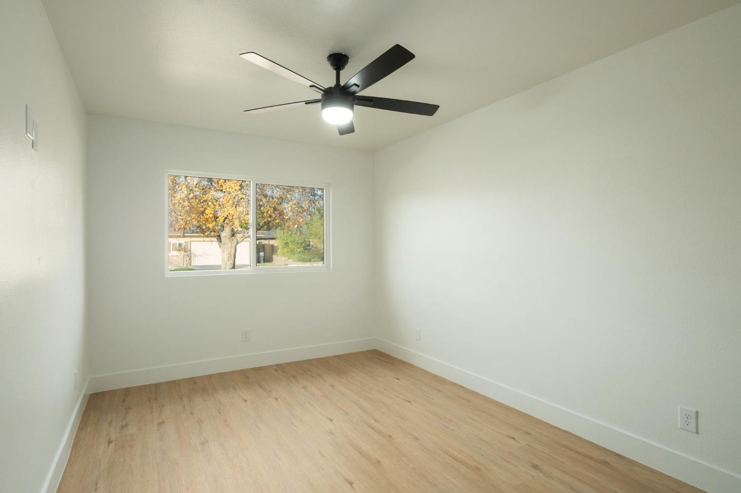 1465 E Escalon Ave, Fresno, CA 93710