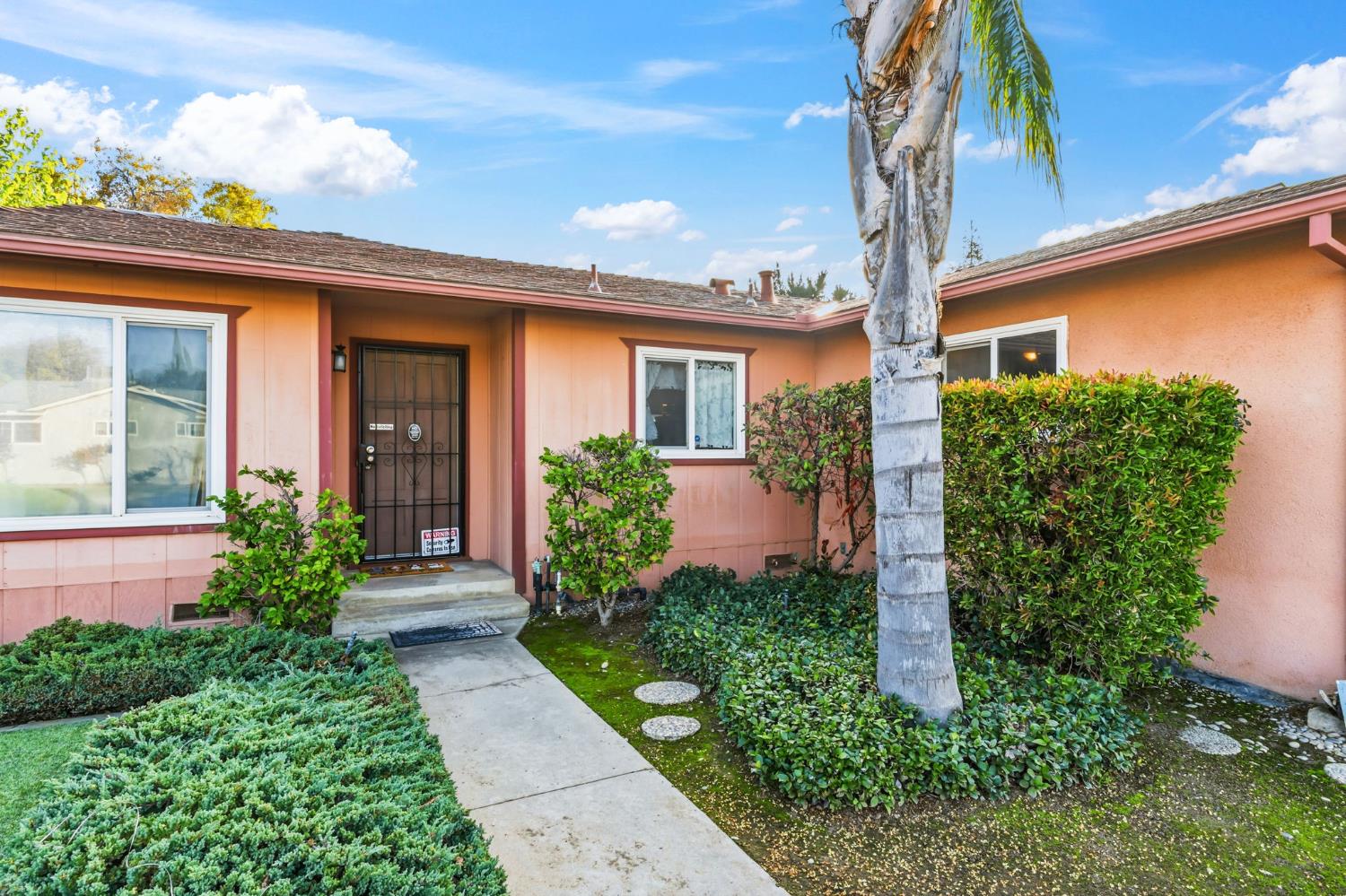 1504 Scott Ave, Clovis, CA 93611