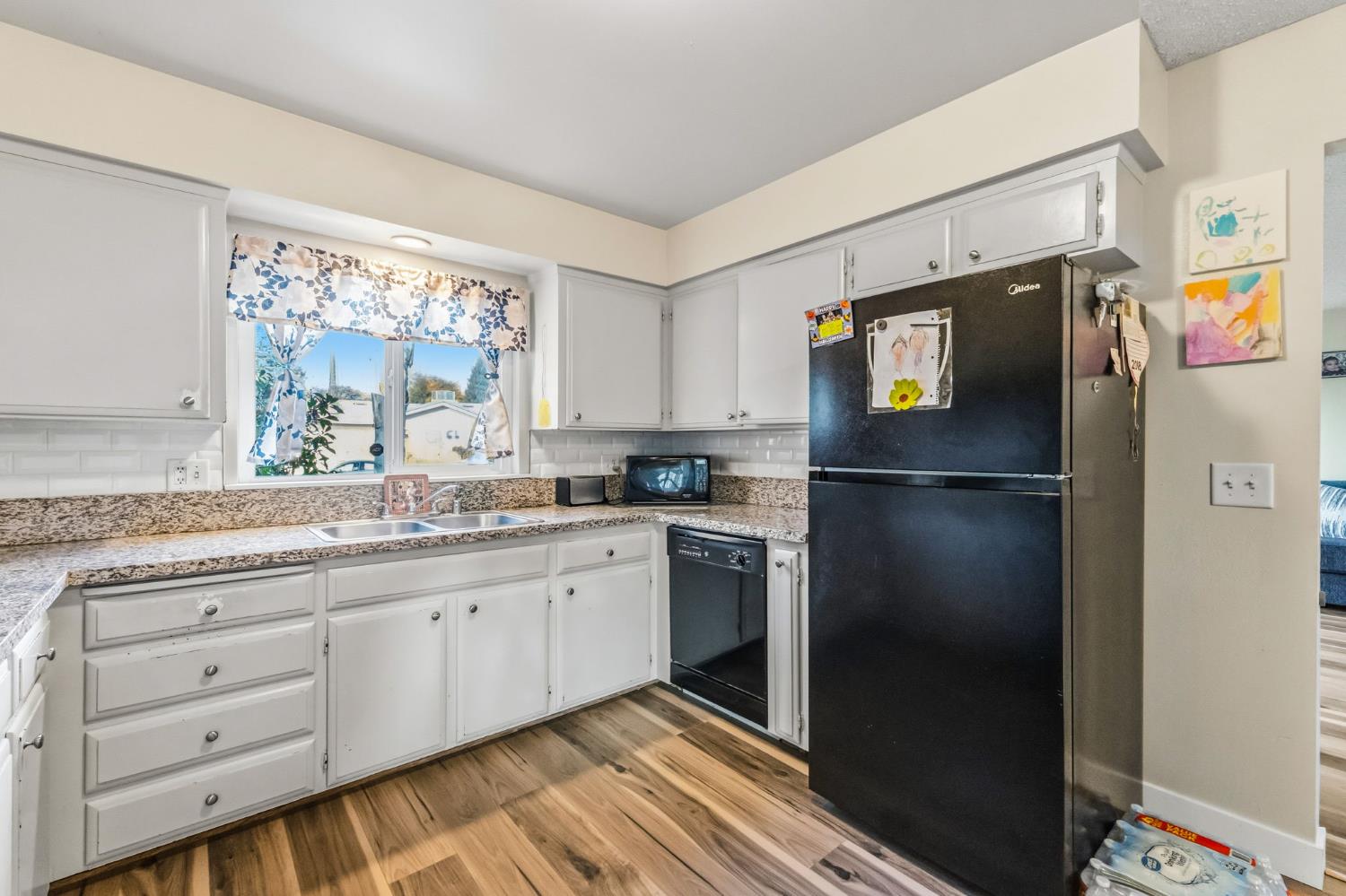 1504 Scott Ave, Clovis, CA 93611