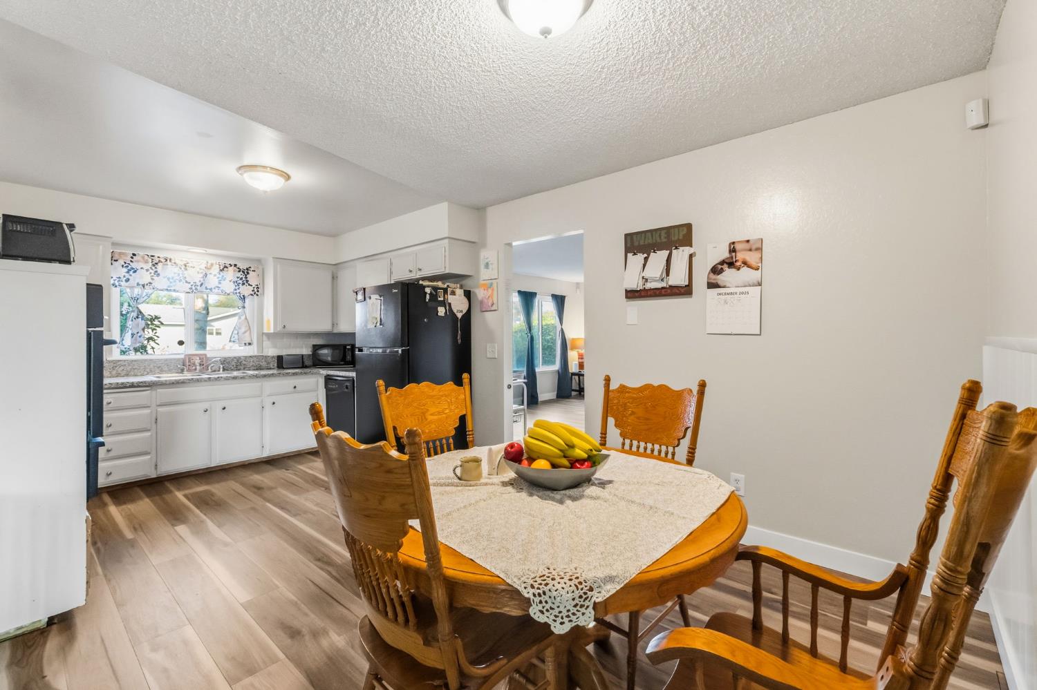 1504 Scott Ave, Clovis, CA 93611