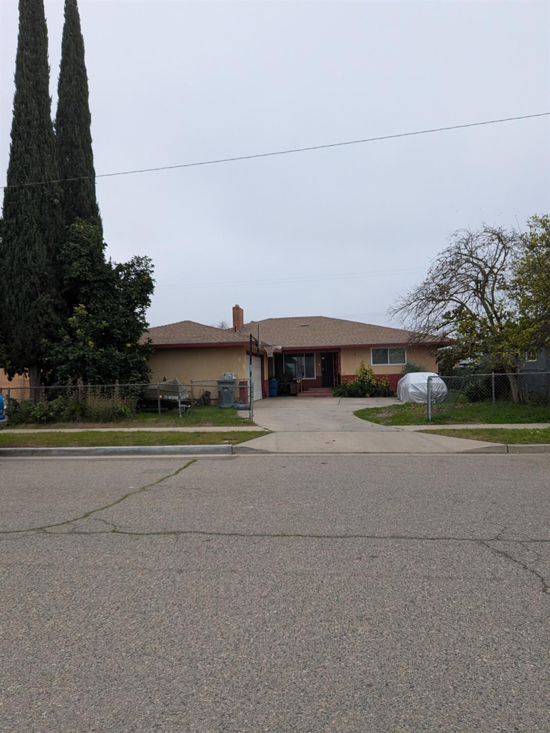 358 E Kaviland Ave, Fresno, CA 93706